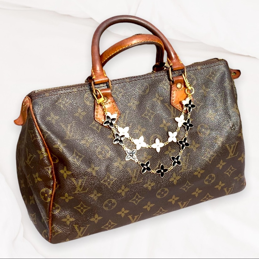 FLASH SALE Louis Vuitton Speedy 30 VintageBag Necklace not included.